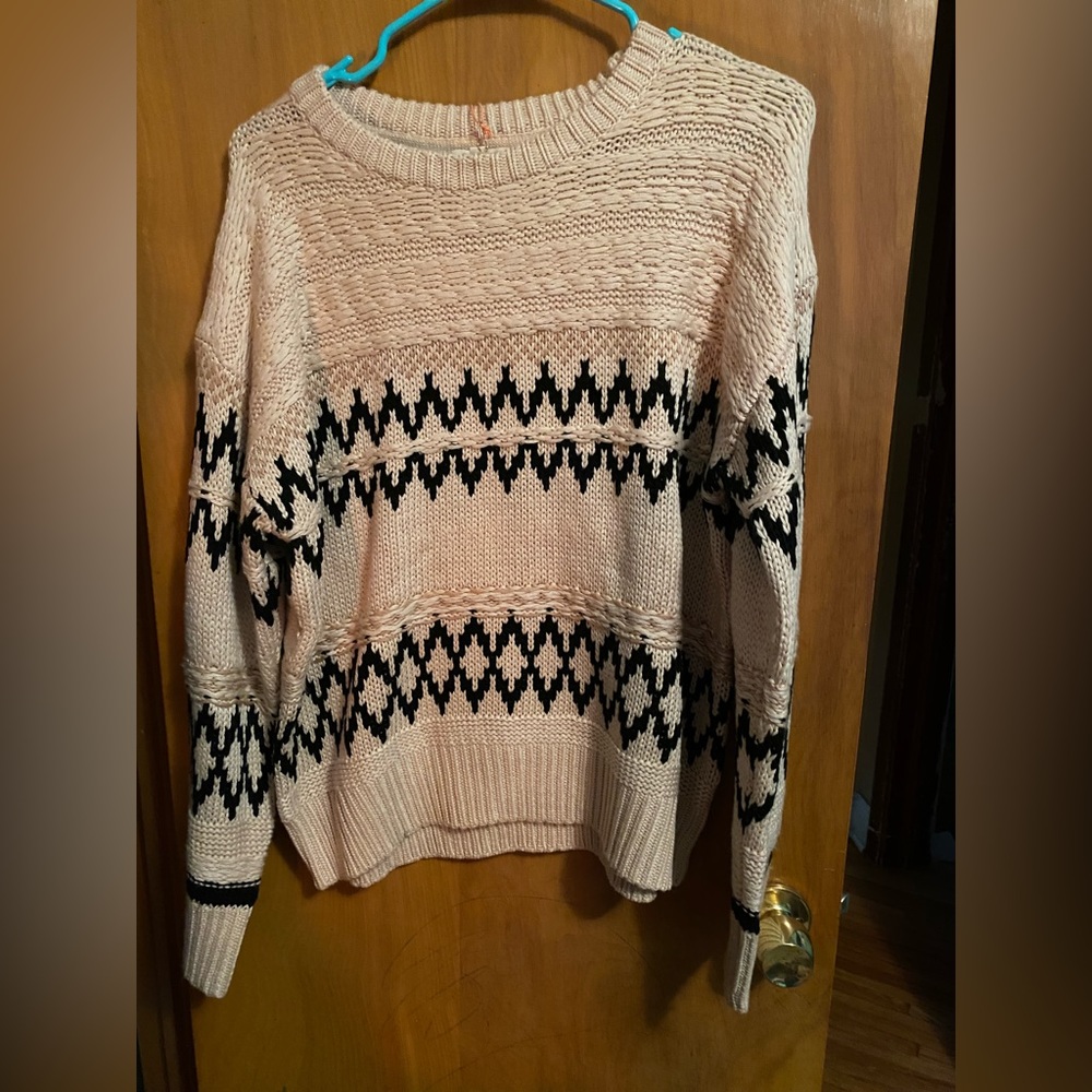 Skies are blue thick sweater brand new with tags Medium
